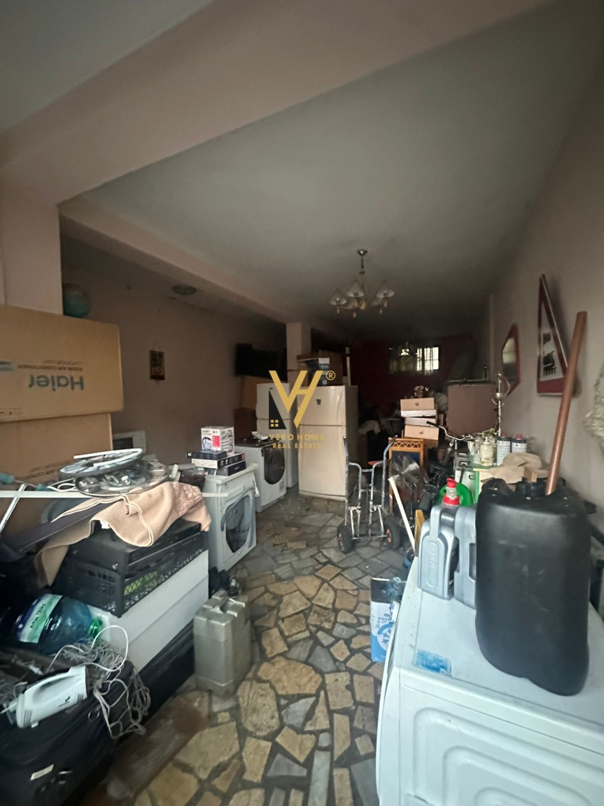 110 M2 TEK ISH FUSHA AVIACIONIT 40.000 LEKE