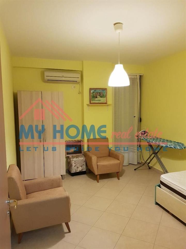 Apartament 2+1 me Qera Rruga e Barrikadave