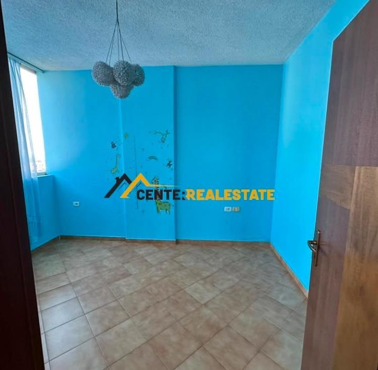 JEPET ME QIRA APARTAMENT 2+1.