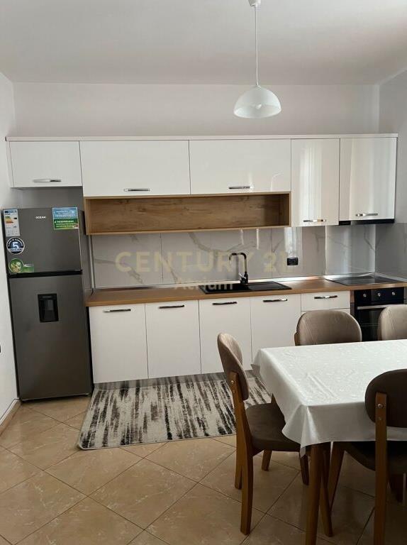 Qira Apartament 1+1+Parkim Rruga 5 Maji €500