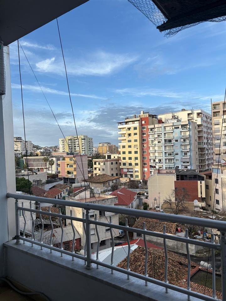 JEPET APARTAMENT ME QERA NE QENDER TE DURRESIT!