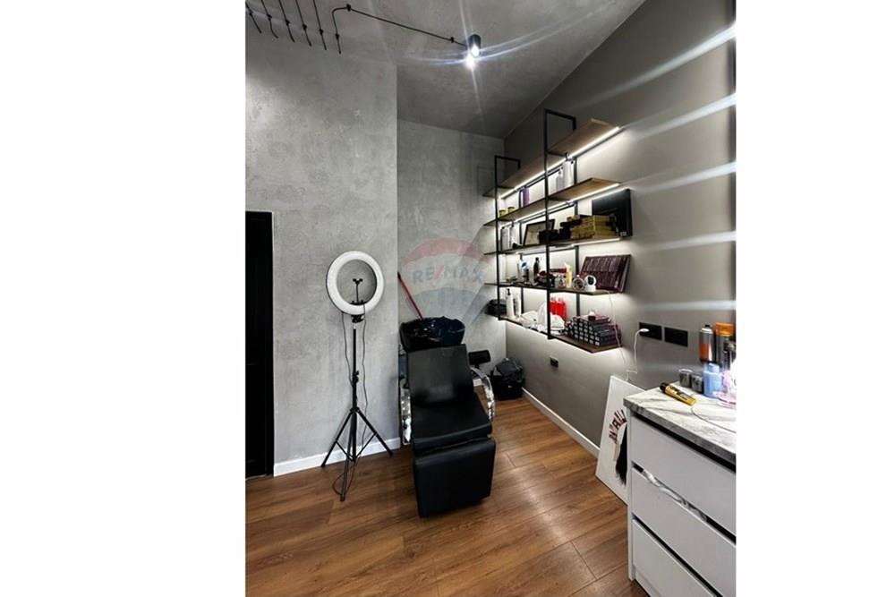 Dyqan per qira te Vasil Shanto