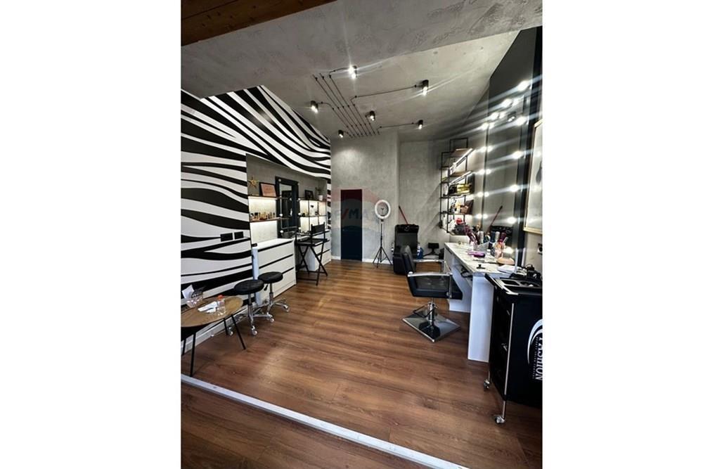 Dyqan per qira te Vasil Shanto