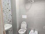 Jepet me qera Apartamenti 1+1, Astir