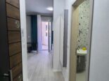 Jepet me qera Apartamenti 1+1, Astir