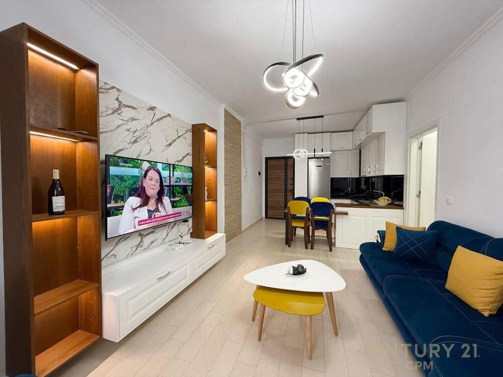 Qira Apartament 2+1+Parkim Kodra e Diellit €700