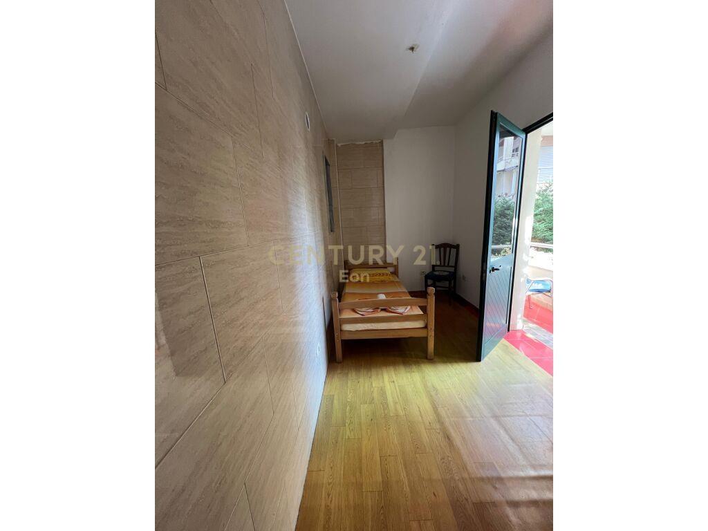 Apartament 1+1 për Qira në Plazh Stacioni i parë, Durrës!