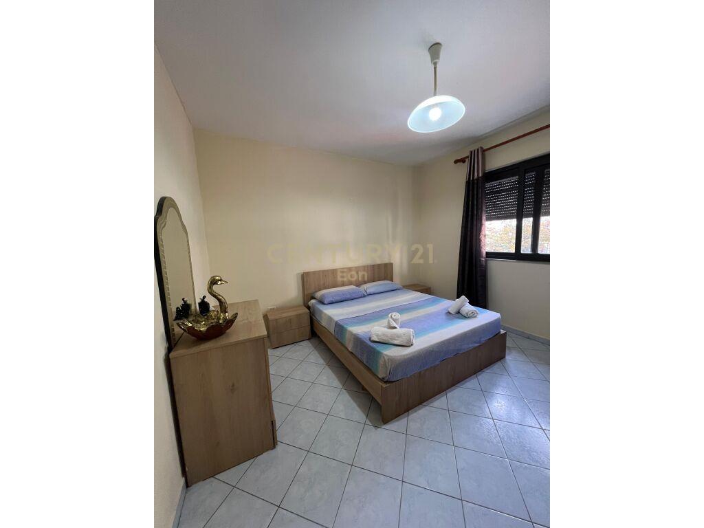 Apartament 1+1 për Qira në Plazh Stacioni i parë, Durrës!
