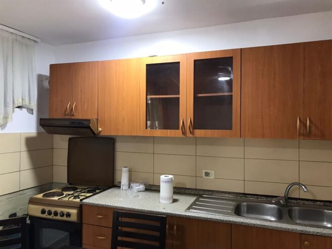 Jepet me qera apartament 1+1 ne rrugen Frosina Plaku Tirane