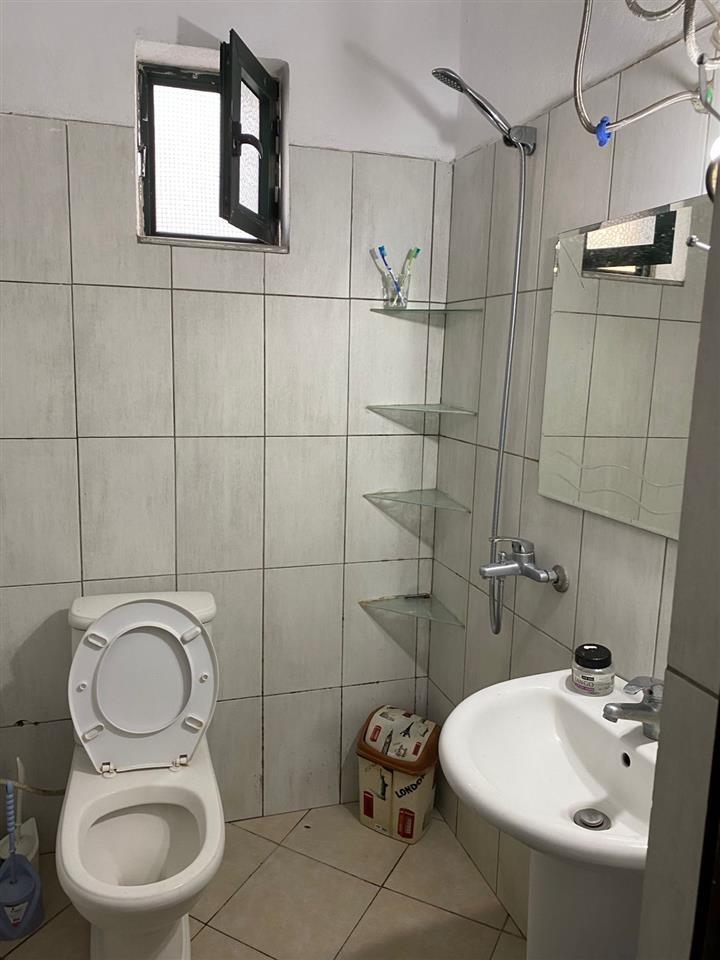Jepet me qira apartament 1+1 ne rrugen e Kercikeve Babrru Ti