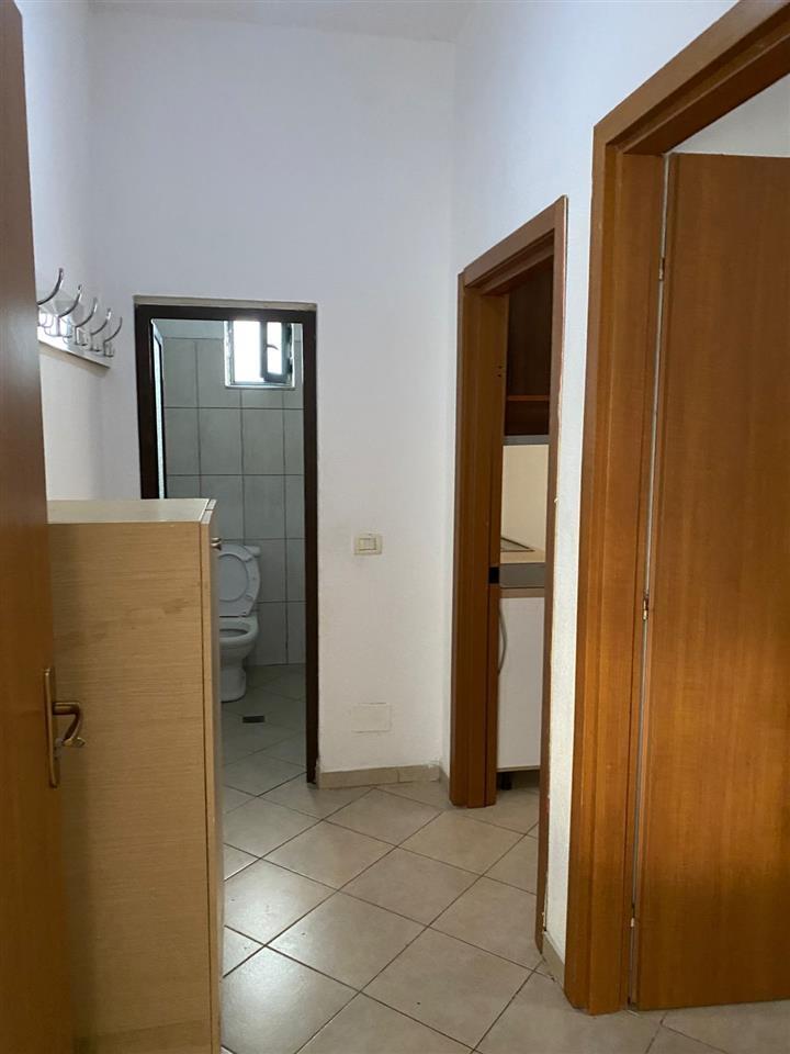 Jepet me qira apartament 1+1 ne rrugen e Kercikeve Babrru Ti