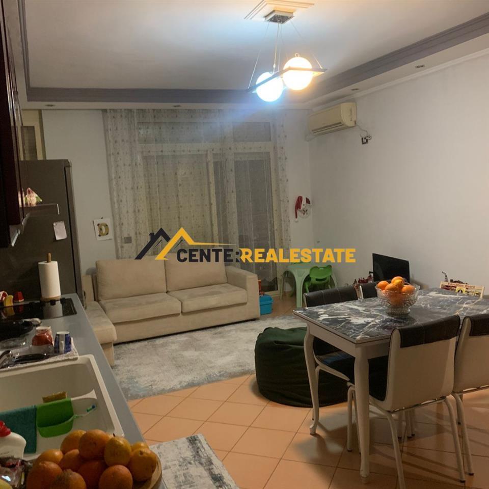 JEPET ME QIRA APARTAMENT 1+1 NË LAGJEN AQIF PASHA , ELBASAN.