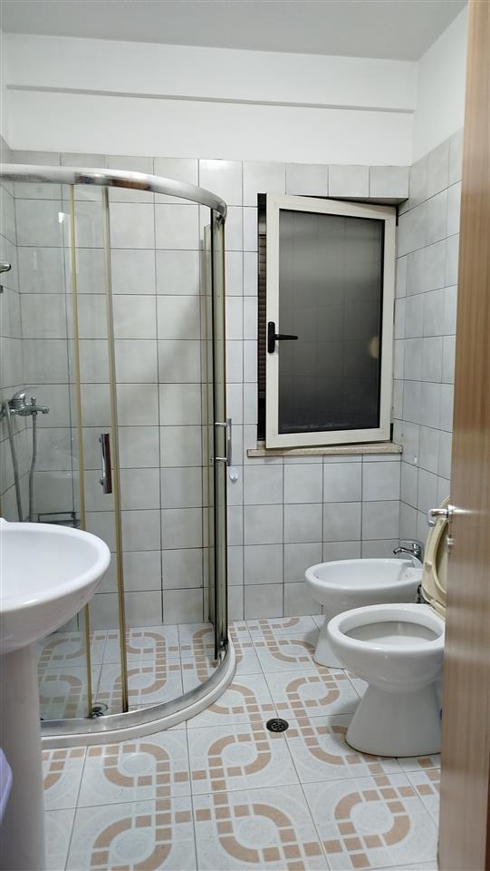 Apartament me qera 2+1+2
