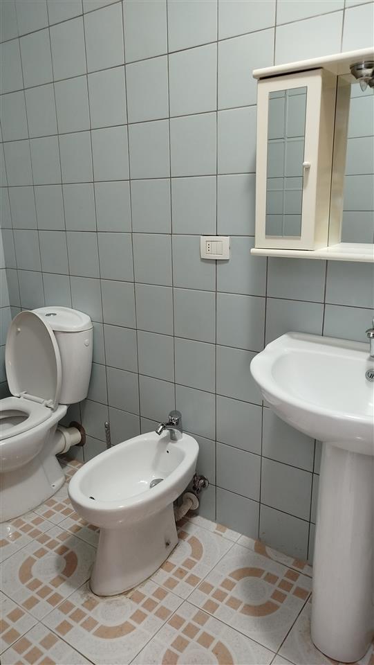 Apartament me qera 2+1+2