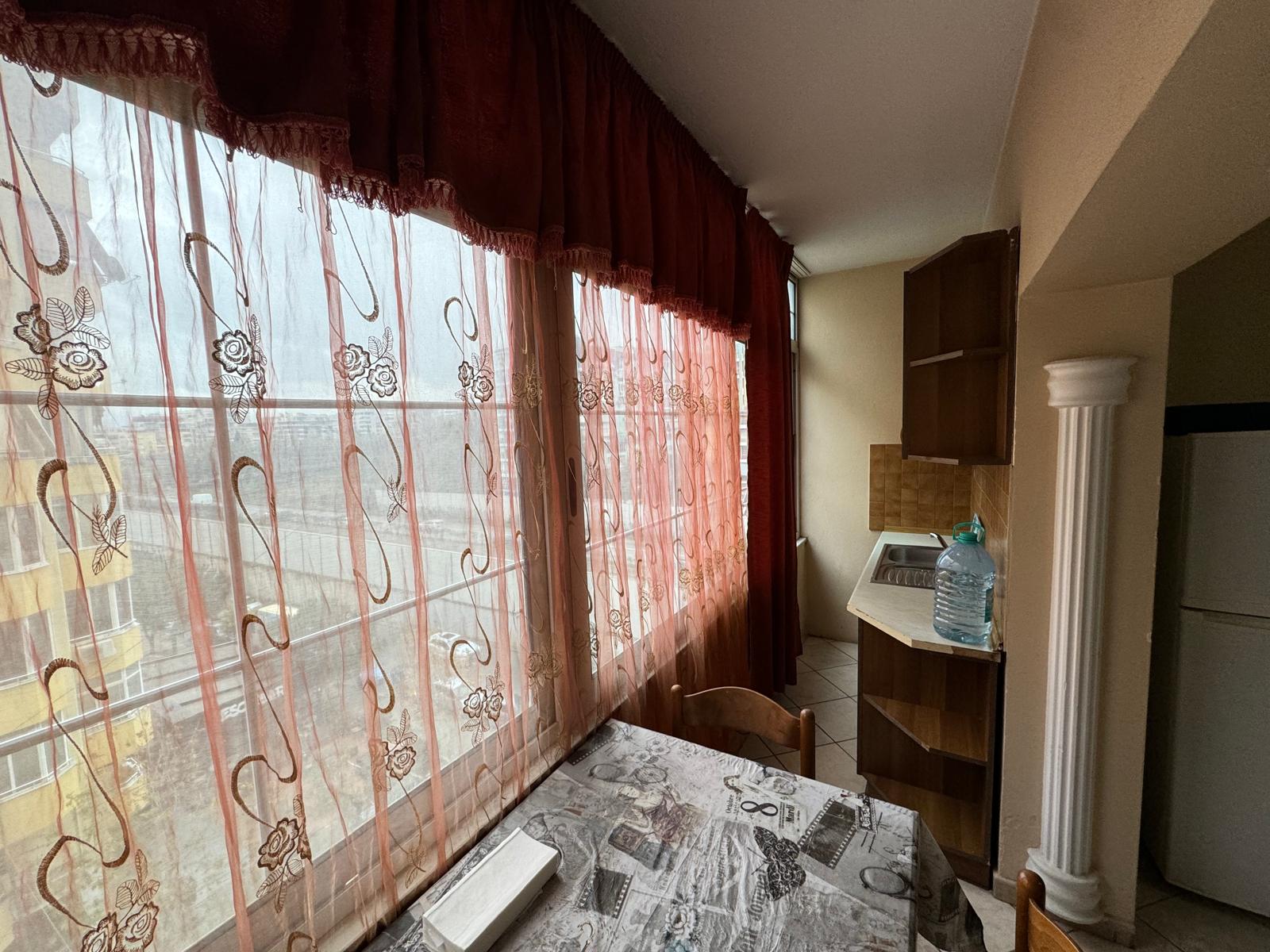 Jepet shtepi me qera te Komuna e Parisit