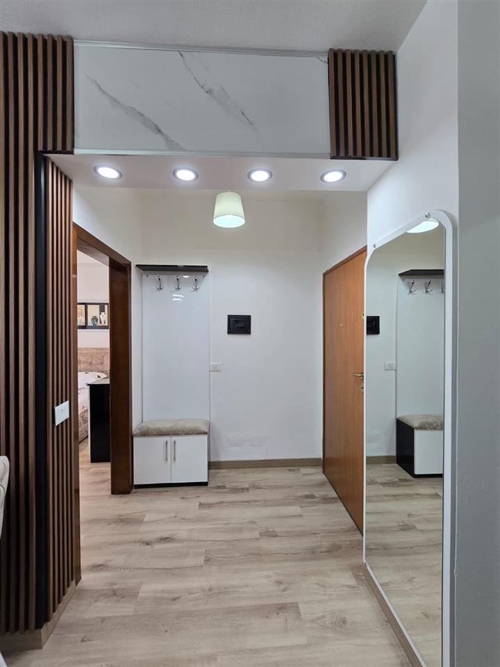 Shitet 1+1 me super mobilim plazh durres