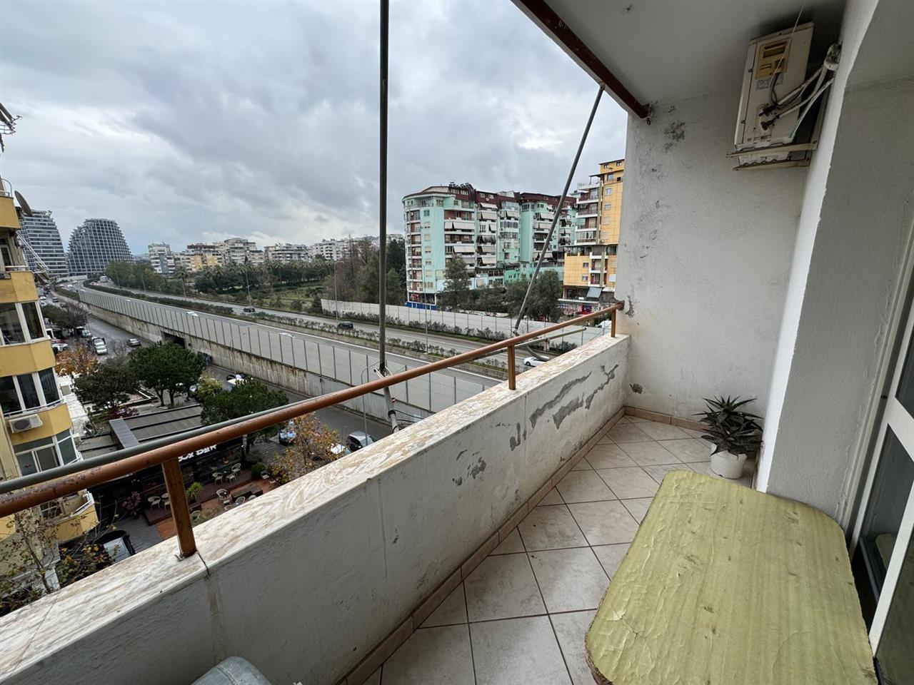 Jepet Apartament me Qera te Komuna e Parisit