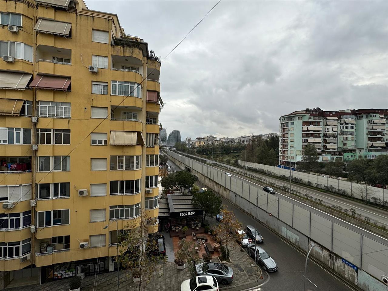 Jepet Apartament me Qera te Komuna e Parisit