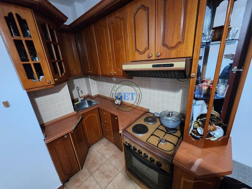 Qira, Apartament 1+1, Shkembi i Kavajes,prane Hotel Majestik