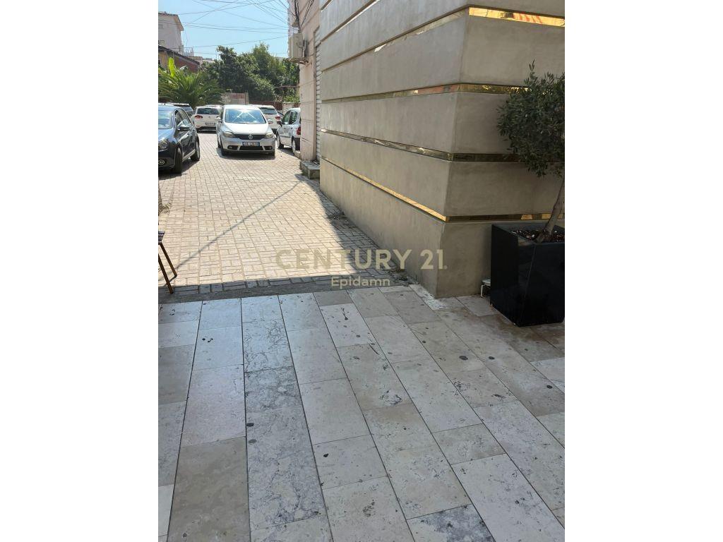 Shtëpi për Shitje në Bulevardin kryesor Durrës !