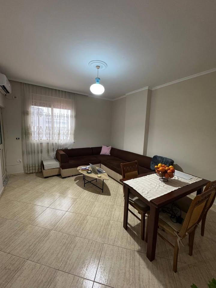 JEPET ME QERA APARTAMENT 2+1 TE POLIKLINIKA NE DURRES!