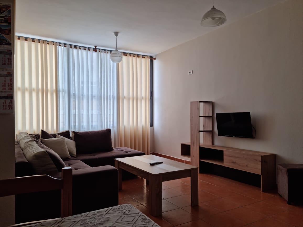 2+1| Qira| Pelikani, Plazh