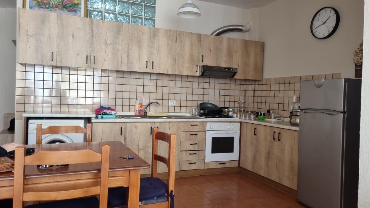 2+1| Qira| Pelikani, Plazh