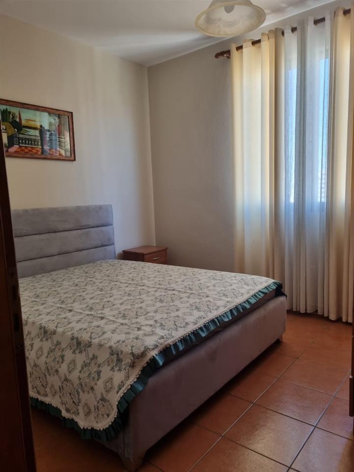 2+1| Qira| Pelikani, Plazh