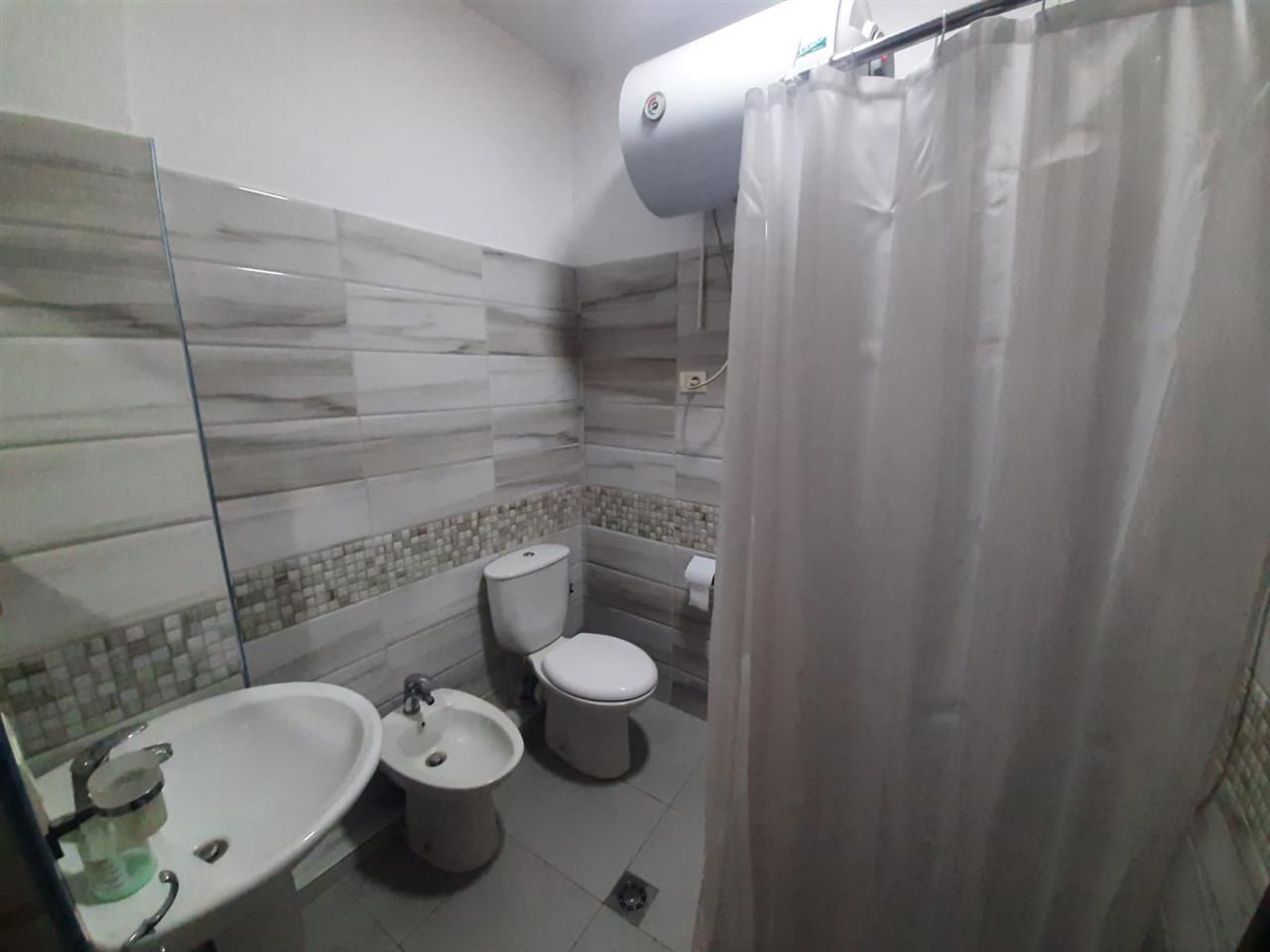 2+1| Qira| Pelikani, Plazh