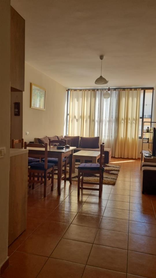 2+1| Qira| Pelikani, Plazh