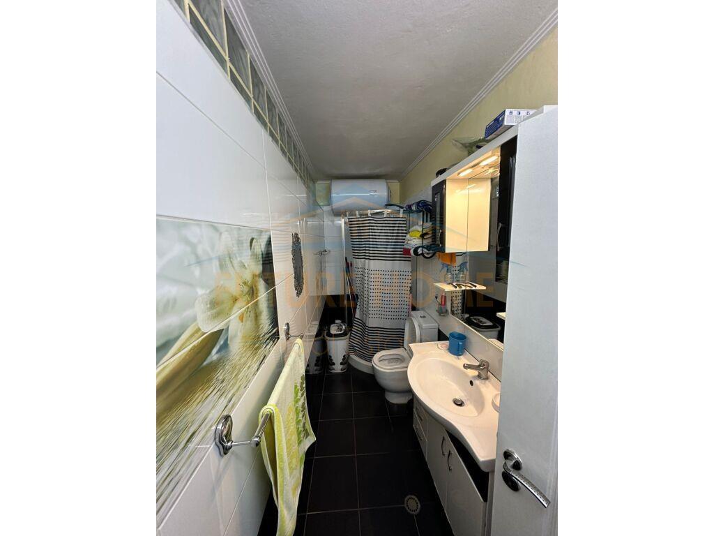 Disponojmë Apartament 2+1 për Shitje.135000 euro