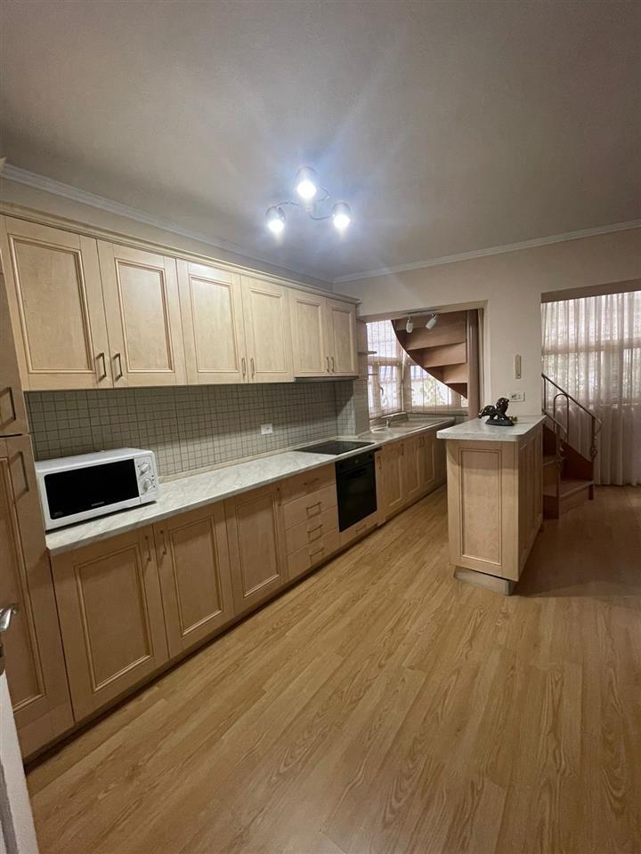 Jepet me qera Ditore/Javore/Mujore Apartament 1+1