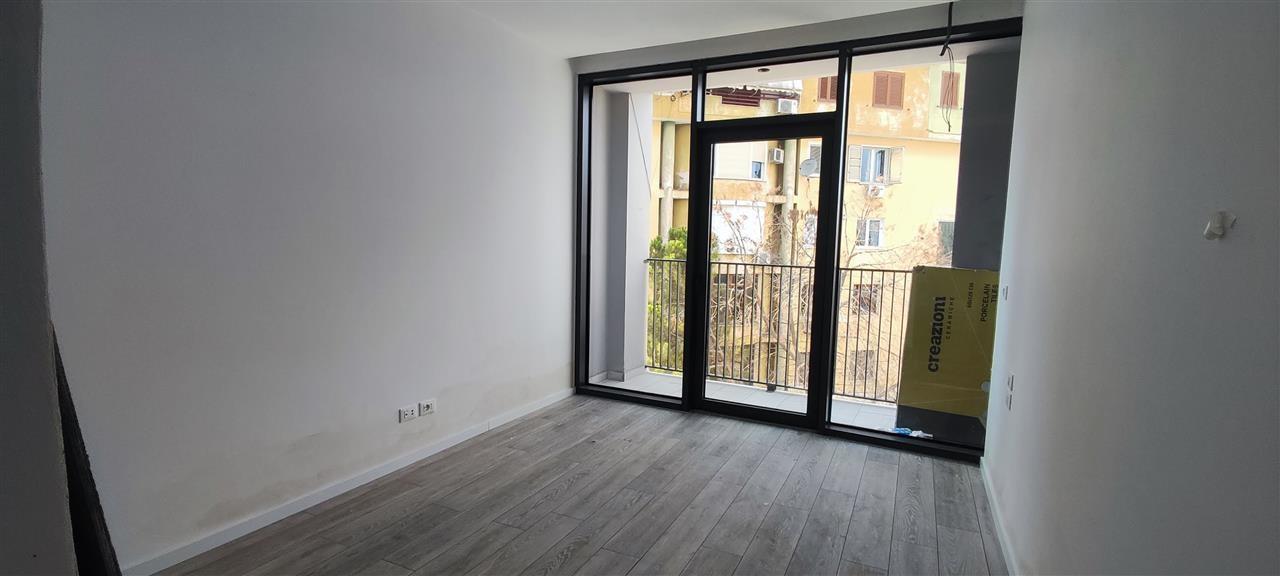 [Pronar] Lake View – Ambient me Qera 102m2 + Parkim