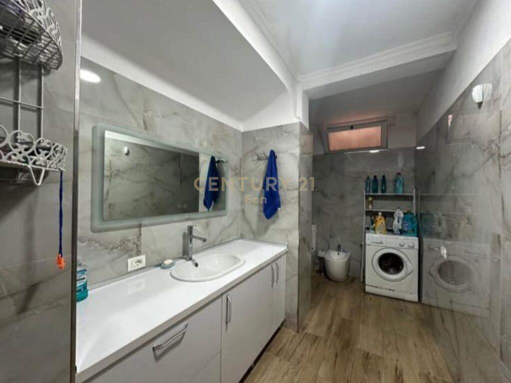 SHITET APARTAMENT 3+1 TE SHKOLLA QEMAL MICI, DURRES!