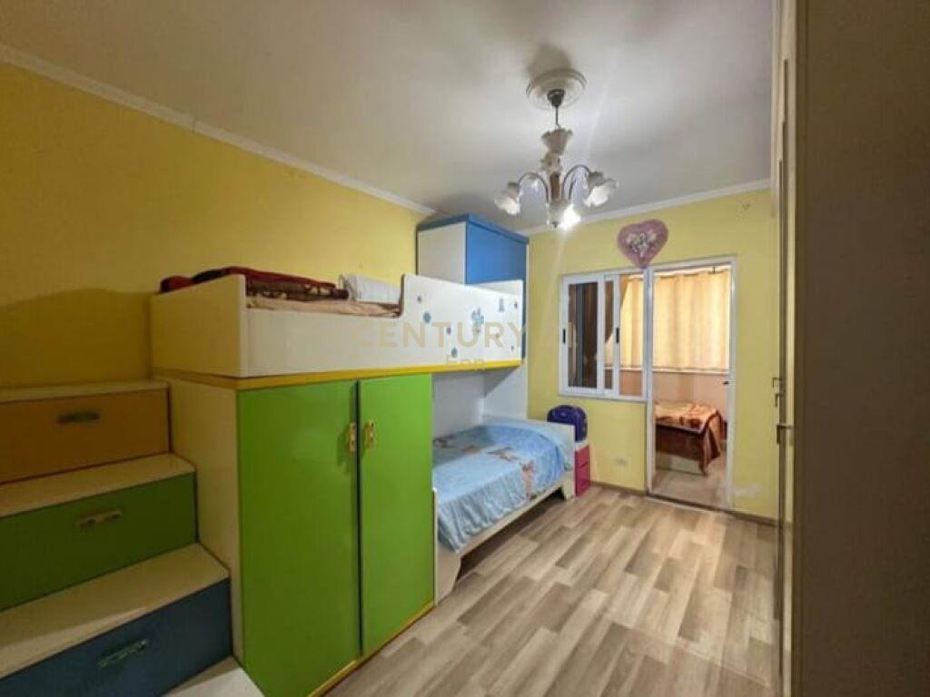 SHITET APARTAMENT 3+1 TE SHKOLLA QEMAL MICI, DURRES!