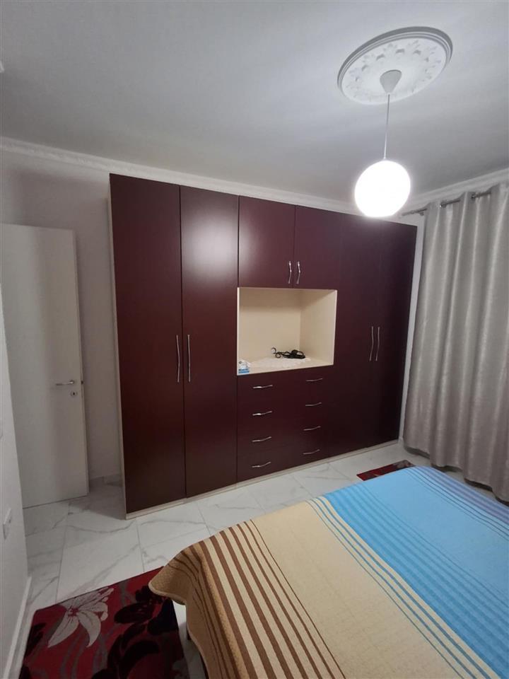 Jepet Shtepi me qera 2+1 Plazh Durres tek Vila Koral