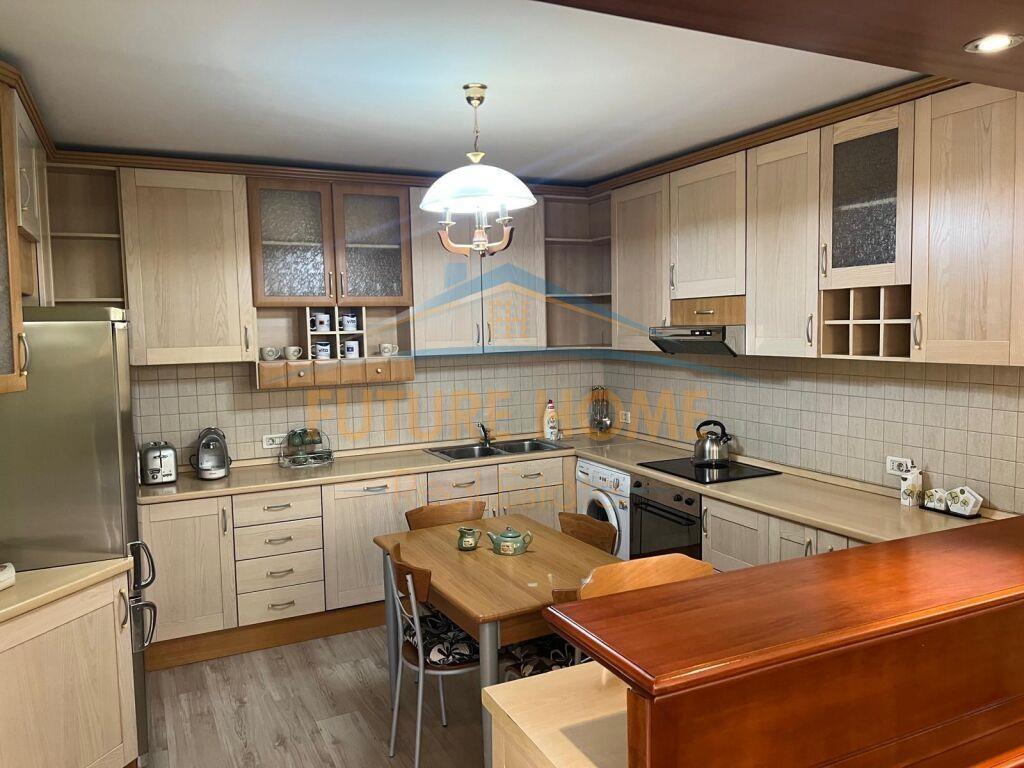 QERA APARTAMENT 2+1+2 BULEVARDI ZOGU I PARE TIRANE