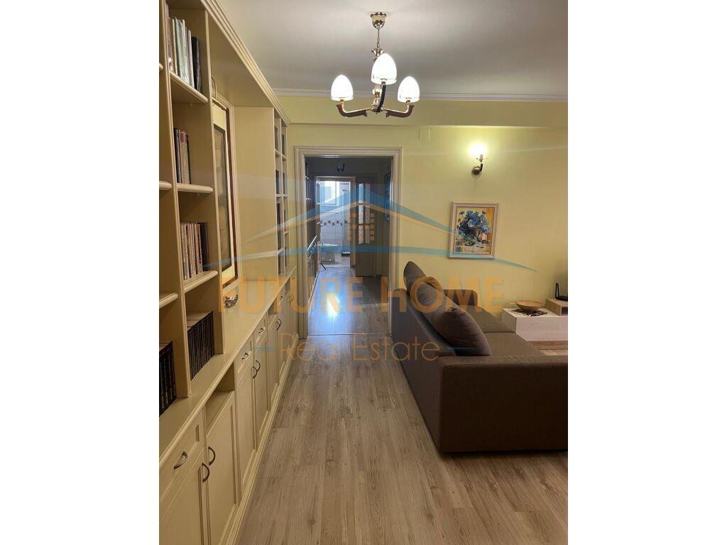QERA APARTAMENT 2+1+2 BULEVARDI ZOGU I PARE TIRANE