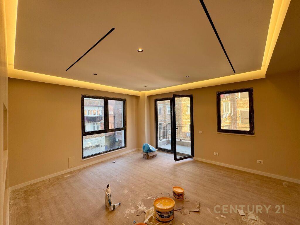 APARTAMENT 2+1+POST PARKIMI PER SHITJE TEK PAZARI RI!