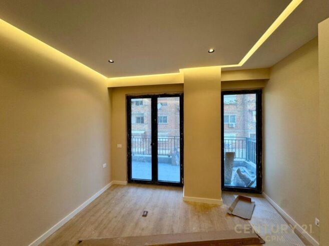 APARTAMENT 2+1+POST PARKIMI PER SHITJE TEK PAZARI RI!