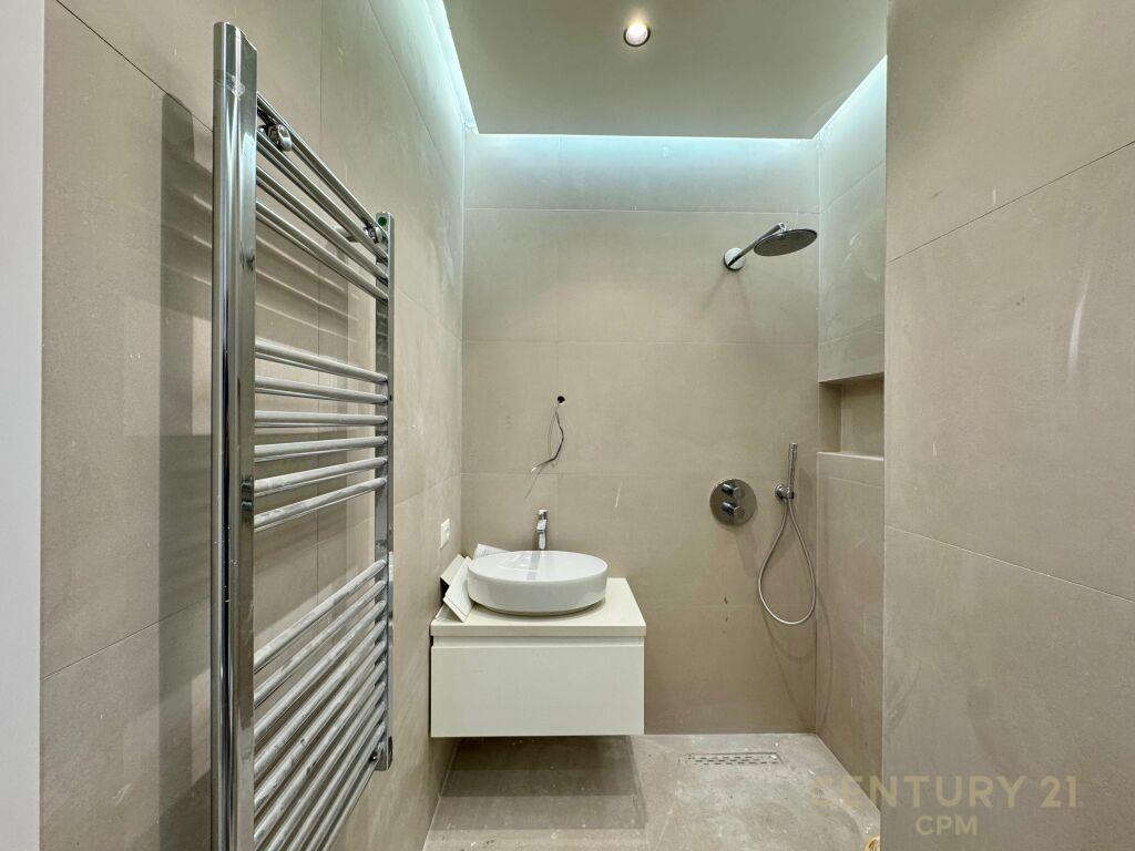 APARTAMENT 2+1+POST PARKIMI PER SHITJE TEK PAZARI RI!