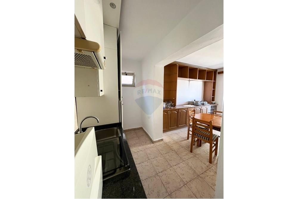 Apartament 3+1 per qira prane Gjimnazit Partizani