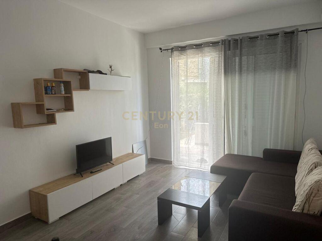 APARTAMENT 2+1 ME OBORR TEK LURA 3, GJIRI I LALEZIT