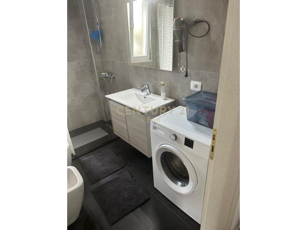 APARTAMENT 2+1 ME OBORR TEK LURA 3, GJIRI I LALEZIT