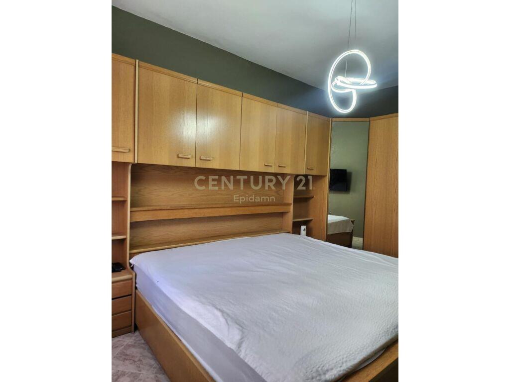 Shitet apartament 1+1 te Gjiri i Lalzit prane kompleksit “In