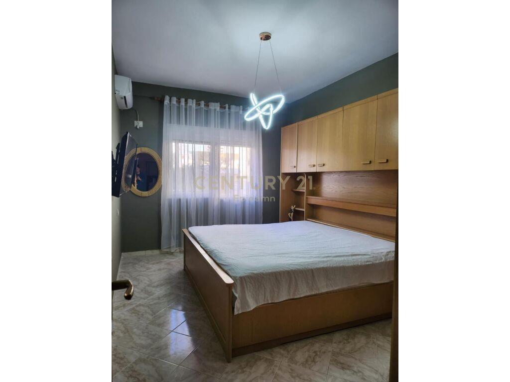 Shitet apartament 1+1 te Gjiri i Lalzit prane kompleksit “In