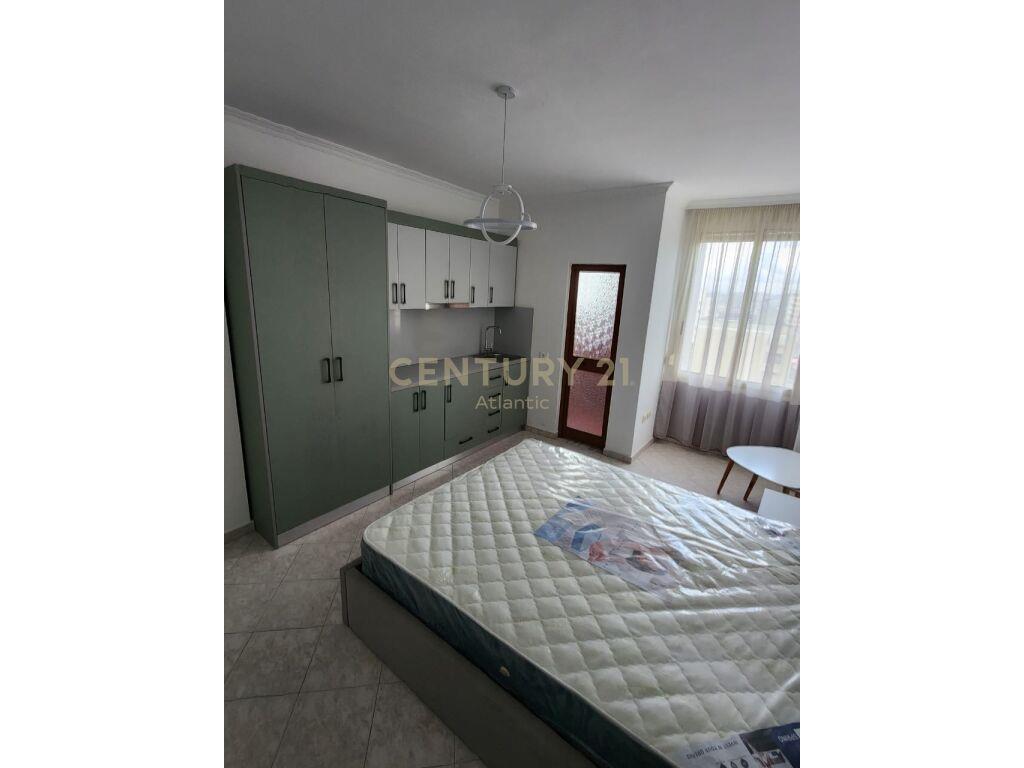 SHITET APARTAMENT 2+1 +2 TUALETE NE PLAZH DURRES !