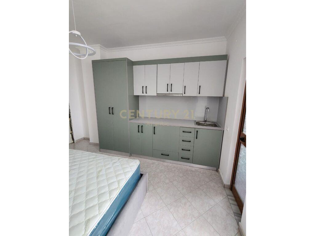 SHITET APARTAMENT 2+1 +2 TUALETE NE PLAZH DURRES !