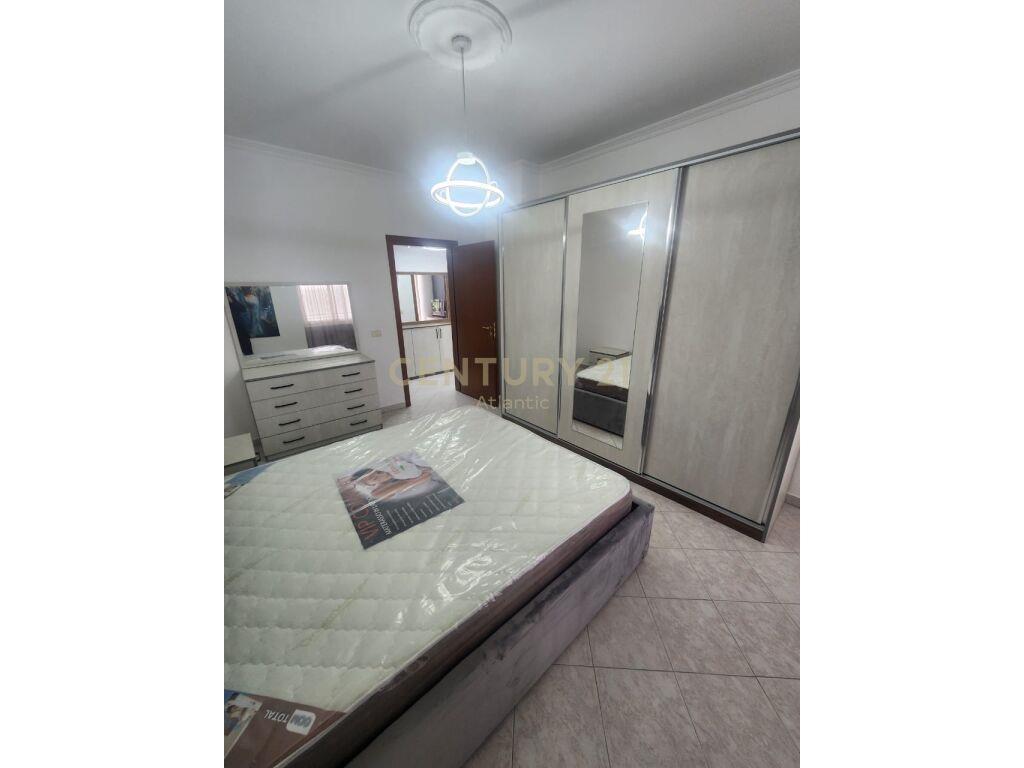 SHITET APARTAMENT 2+1 +2 TUALETE NE PLAZH DURRES !
