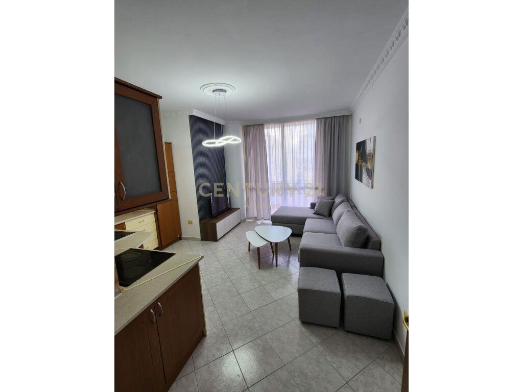 SHITET APARTAMENT 2+1 +2 TUALETE NE PLAZH DURRES !